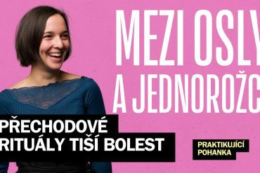 Cesta zahalená dýmem